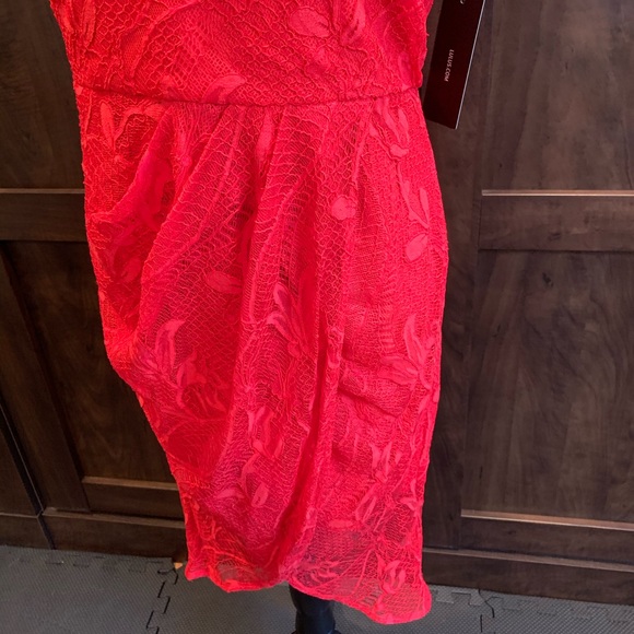 NWT-Lulus Meg Red Lace Sleeveless Tulip Hem Dress - Picture 8 of 8
